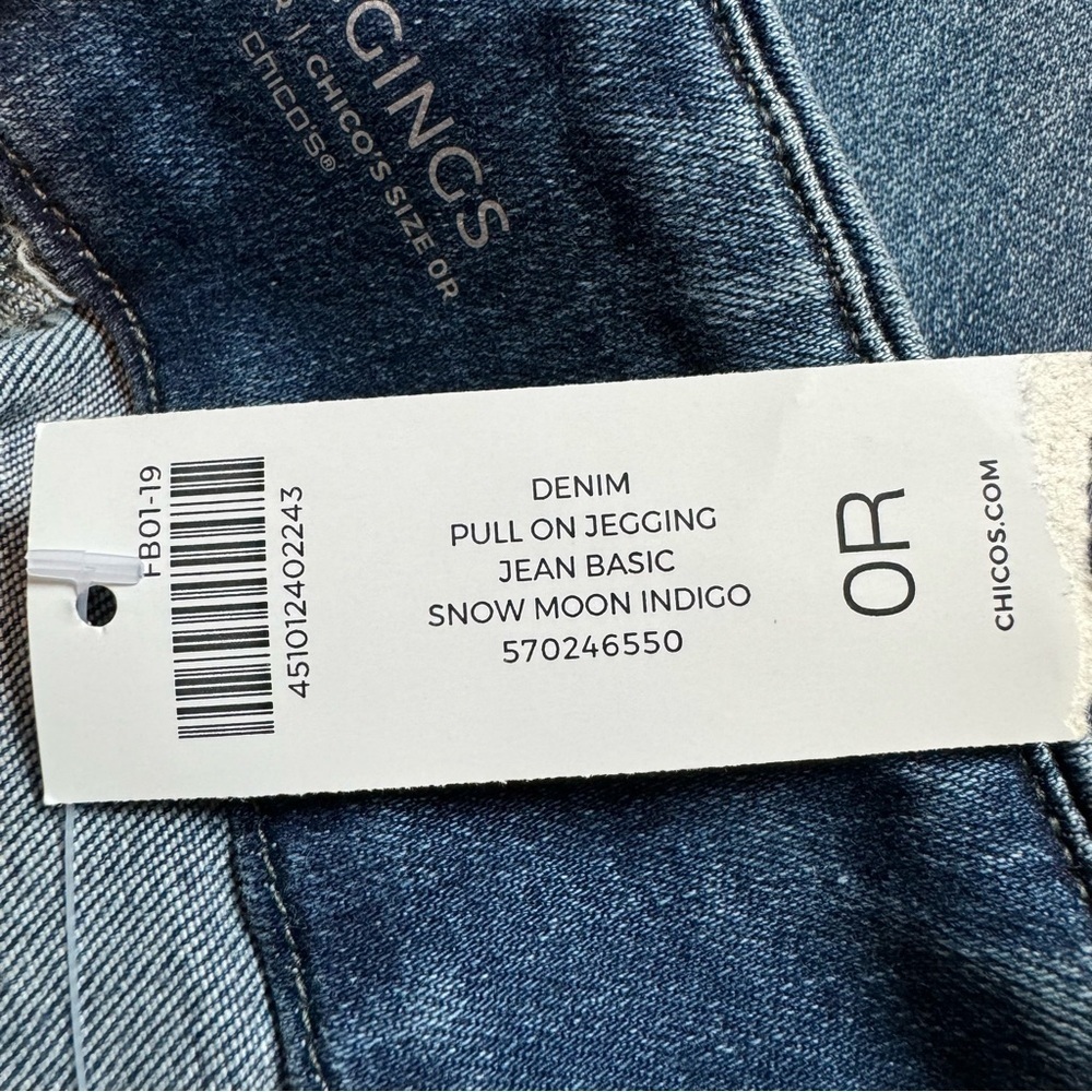 Chico’s Pull On Jegging Denim Stretch Jeans - Picture 9 of 9